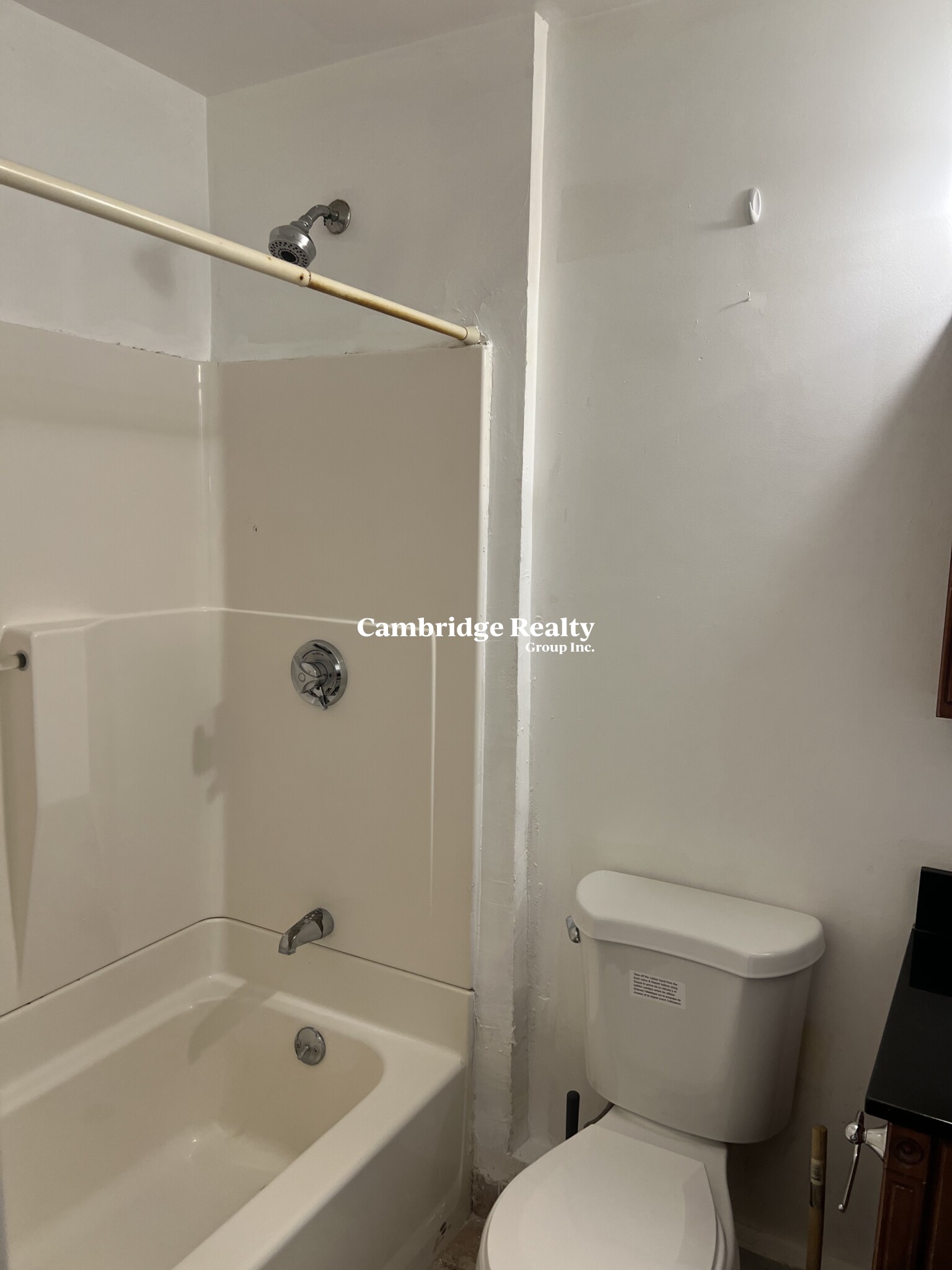 3 bed, 1 bath apartment for rent at 89 Spring St Unit 3T, East Cambridge — photo 10 of 11