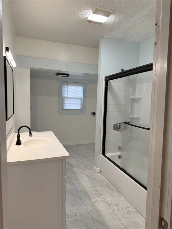3 bed, 1 bath apartment for rent at 89 Spruce St Unit 0, Winchendon — photo 4 of 13
