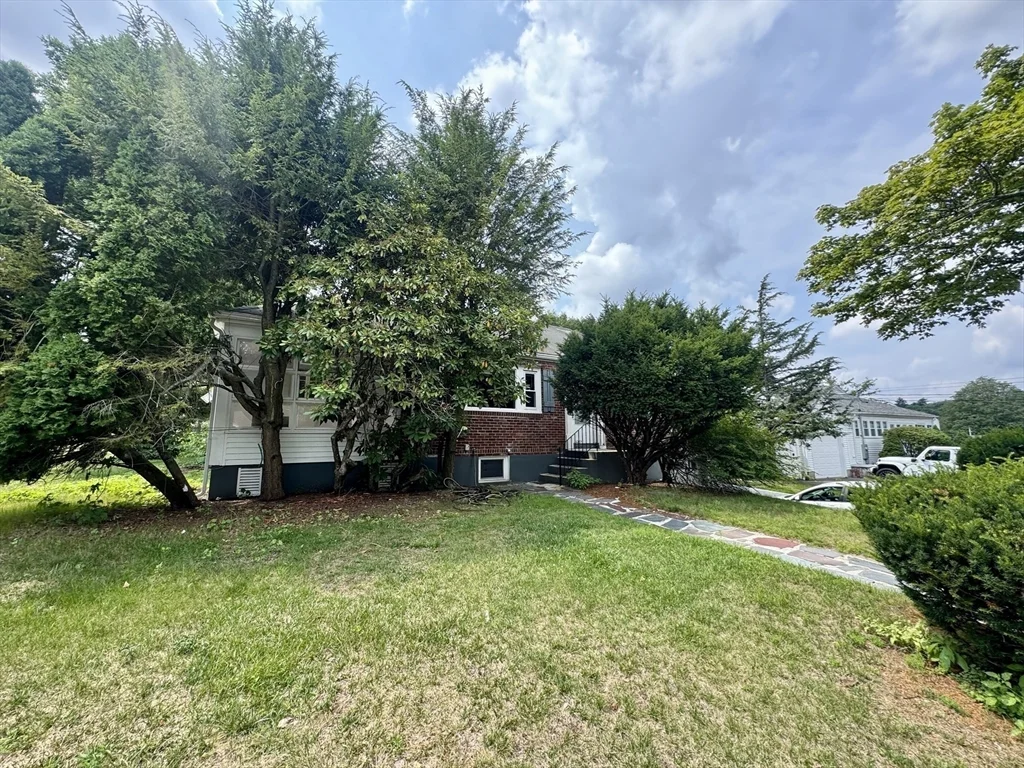 3 bed, 2 bath apartment for rent at 89 Stanley Rd Unit SF, Waban — photo 34 of 36