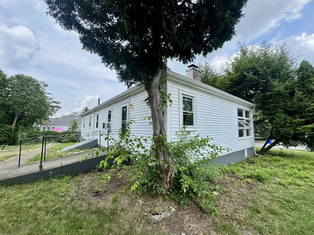 3 bed, 2 bath apartment for rent at 89 Stanley Rd Unit SF, Waban — photo 32 of 36