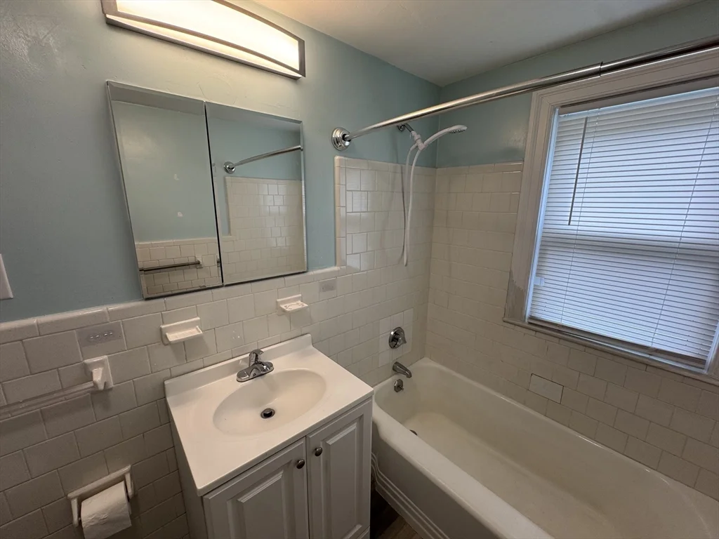 3 bed, 2 bath apartment for rent at 89 Stanley Rd Unit SF, Waban — photo 19 of 36