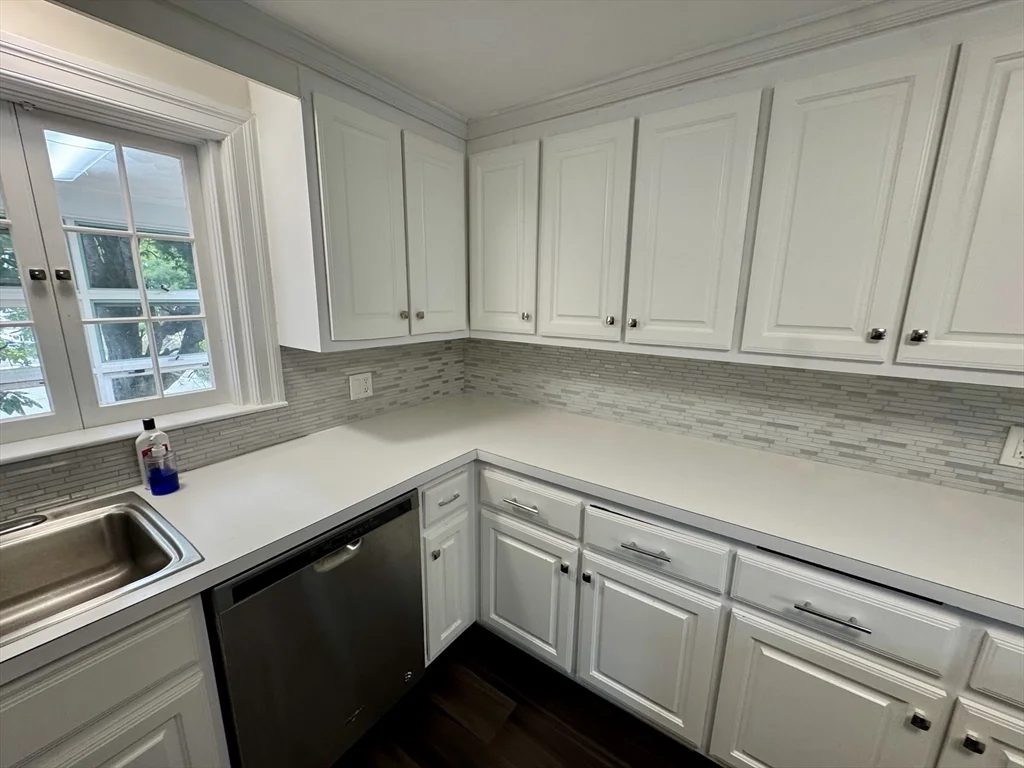 3 bed, 2 bath apartment for rent at 89 Stanley Rd Unit SF, Waban — photo 2 of 36