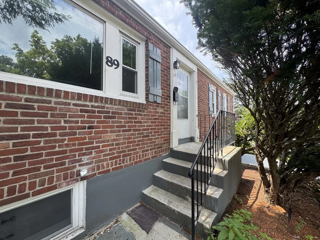 3 bed, 2 bath apartment for rent at 89 Stanley Rd Unit SF, Waban — photo 31 of 36