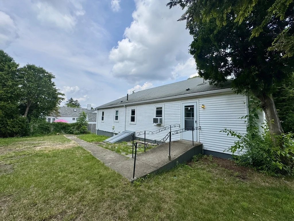 3 bed, 2 bath apartment for rent at 89 Stanley Rd Unit SF, Waban — photo 33 of 36