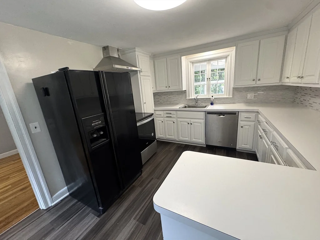 3 bed, 2 bath apartment for rent at 89 Stanley Rd Unit SF, Waban — photo 3 of 36