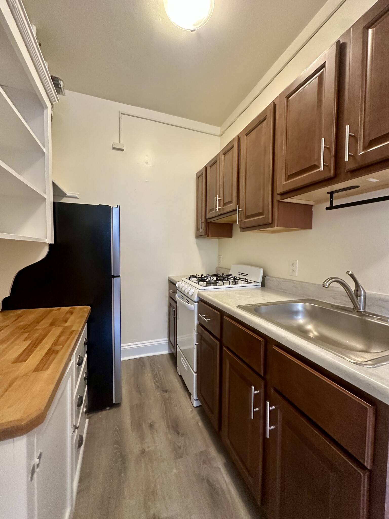 1 bed, 1 bath apartment for rent at 89 Strathmore Rd Unit 1, Brighton — photo 4 of 12