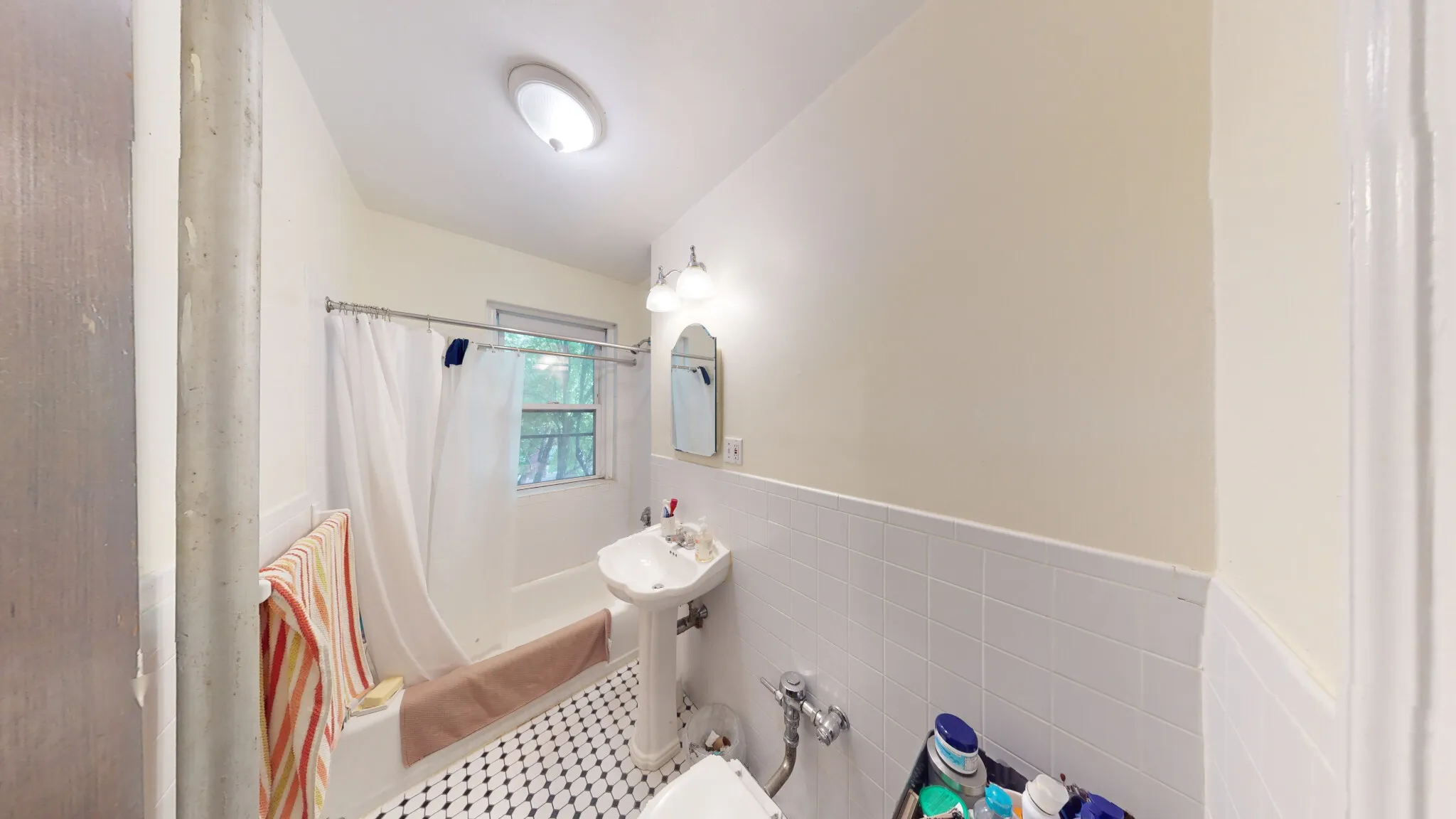1 bed, 1 bath apartment for rent at 89 Strathmore Rd Unit 26, Brighton — photo 8 of 13