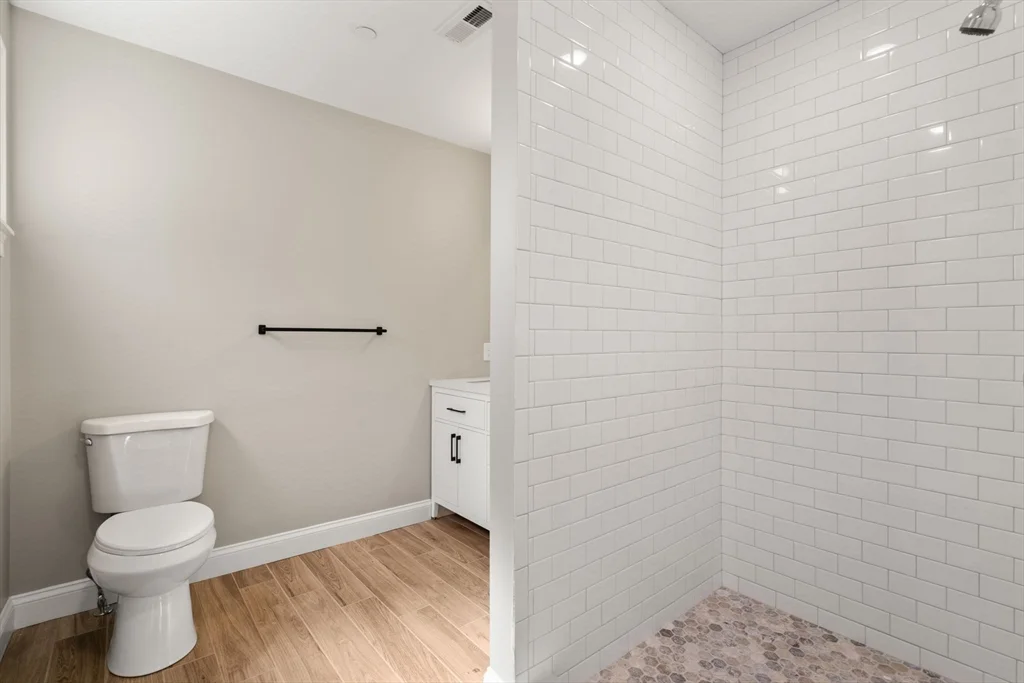 3 bed, 2 bath apartment for rent at 89 Summit Ave Unit 4, Winthrop — photo 6 of 13