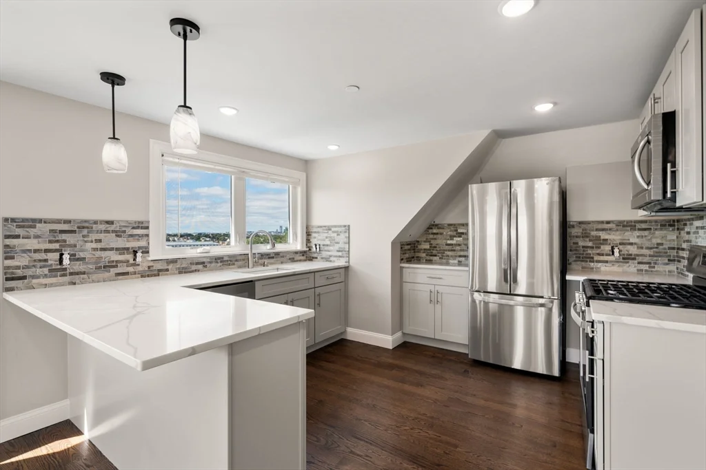 3 bed, 2 bath apartment for rent at 89 Summit Ave Unit 4, Winthrop
