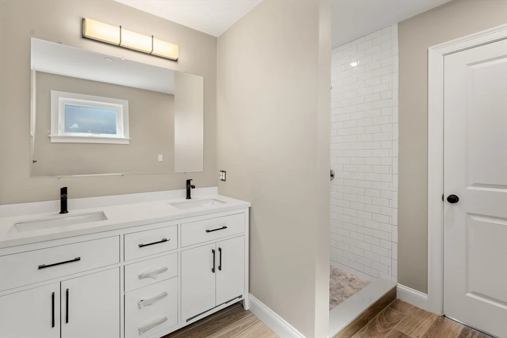 3 bed, 2 bath apartment for rent at 89 Summit Ave Unit 4, Winthrop — photo 7 of 13