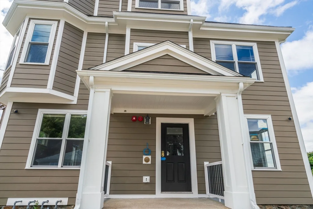3 bed, 2 bath apartment for rent at 89 Summit Ave Unit A, Winthrop