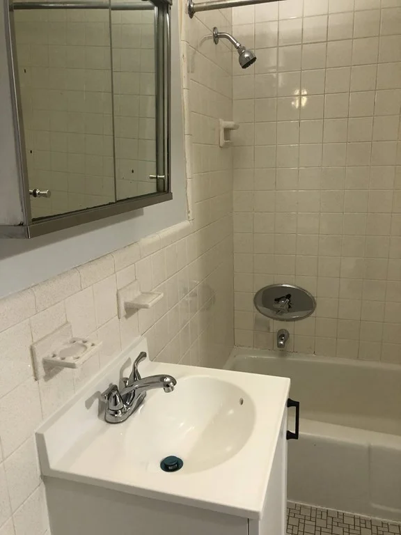 1 bed, 1 bath apartment for rent at 89 Trapelo Unit 27, Waltham — photo 12 of 14
