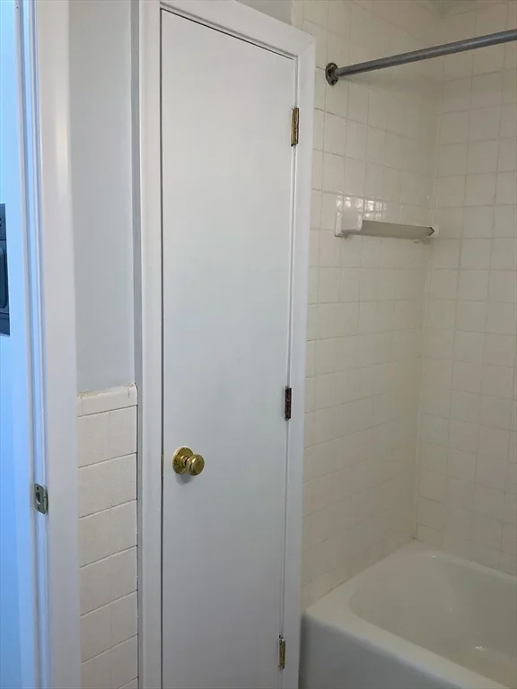 1 bed, 1 bath apartment for rent at 89 Trapelo Unit 33, Waltham — photo 13 of 14