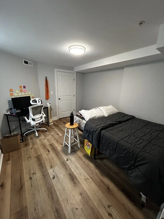 5 bed, 2 bath apartment for rent at 89 Wachusett St Unit 1, Jamaica Plain — photo 5 of 8