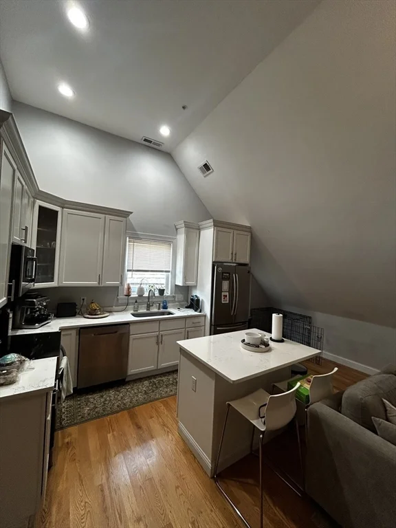 3 bed, 1 bath apartment for rent at 89 Wachusett St Unit 3, Jamaica Plain — photo 3 of 9