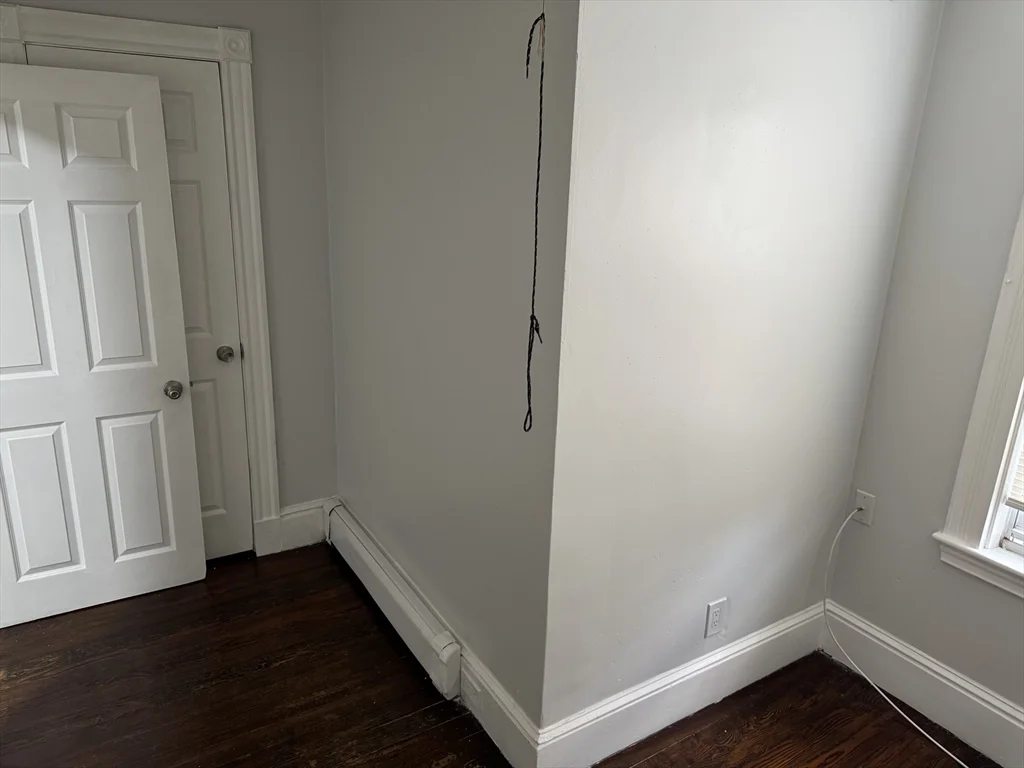 3 bed, 1 bath apartment for rent at 89 Waldeck St Unit 3, Dorchester — photo 4 of 15