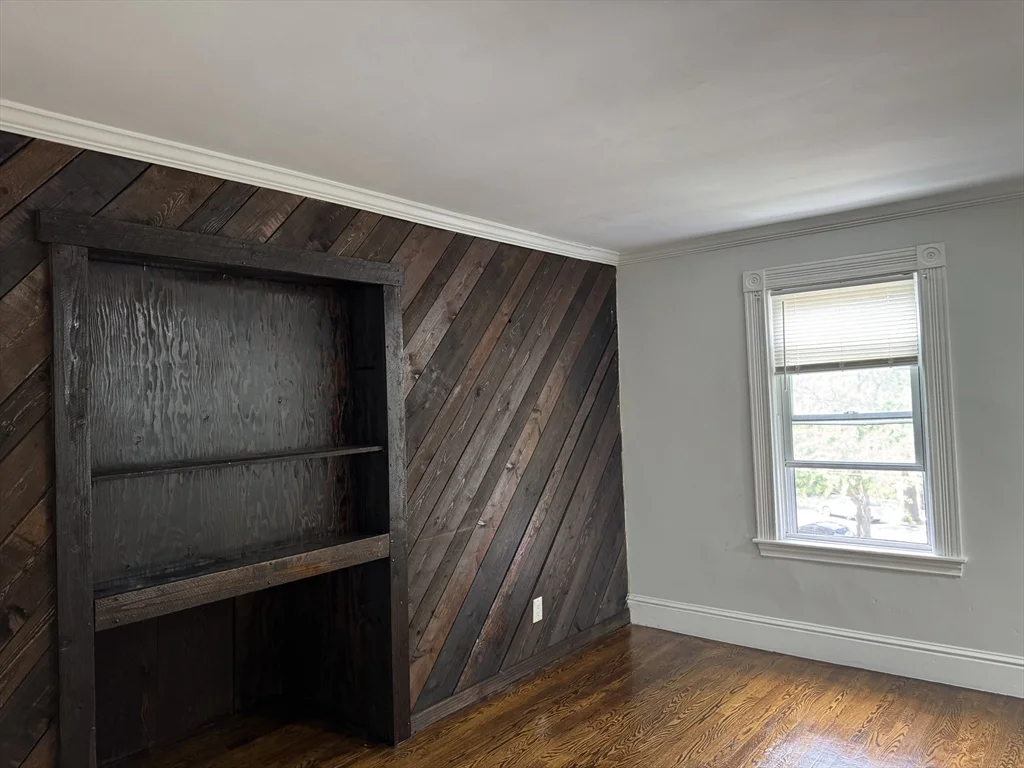 3 bed, 1 bath apartment for rent at 89 Waldeck St Unit 3, Dorchester — photo 1 of 15
