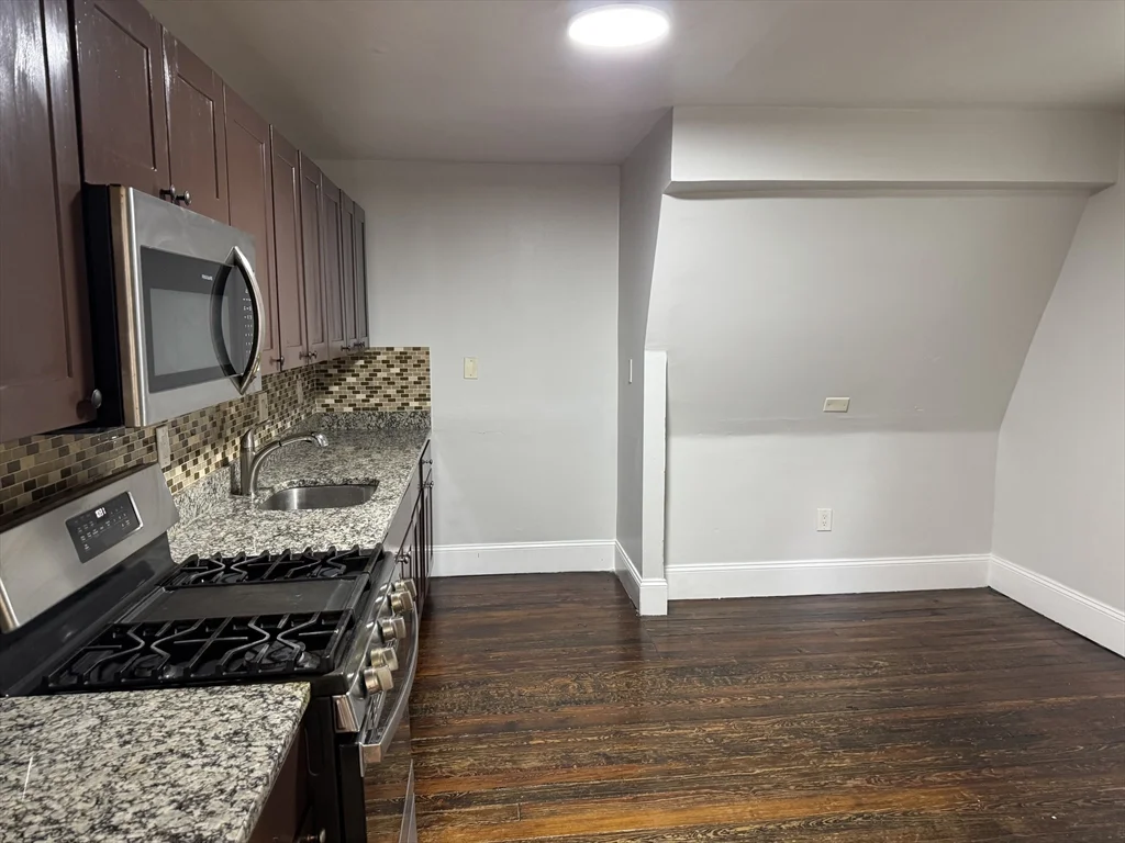 3 bed, 1 bath apartment for rent at 89 Waldeck St Unit 3, Dorchester — photo 7 of 15