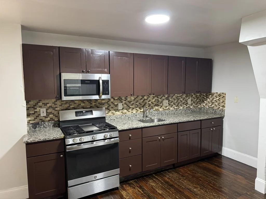 3 bed, 1 bath apartment for rent at 89 Waldeck St Unit 3, Dorchester — photo 8 of 15