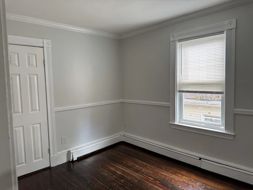 3 bed, 1 bath apartment for rent at 89 Waldeck St Unit 3, Dorchester — photo 6 of 15