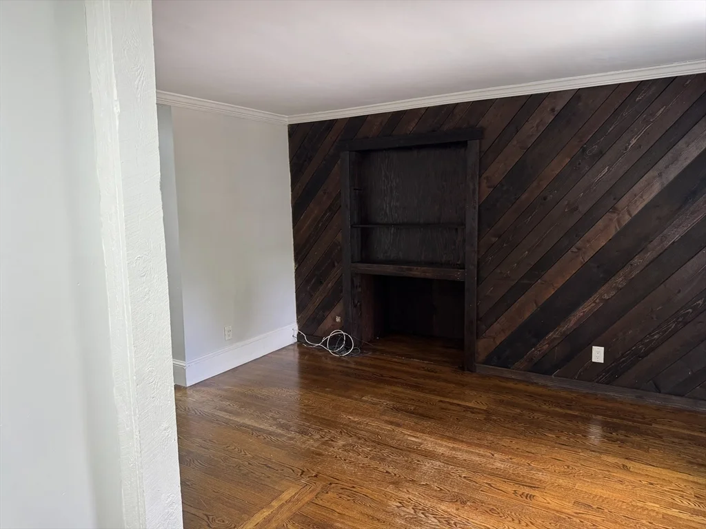 3 bed, 1 bath apartment for rent at 89 Waldeck St Unit 3, Dorchester — photo 10 of 15