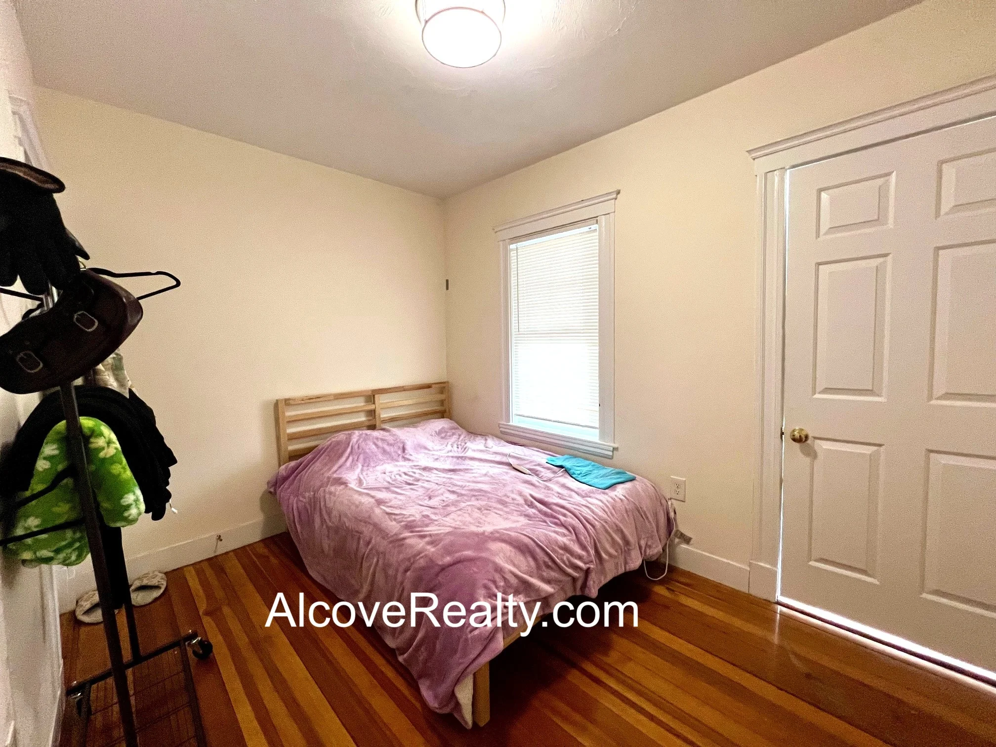 3 bed, 1 bath apartment for rent at 89 Windsor Rd Unit 2, South Medford — photo 10 of 15