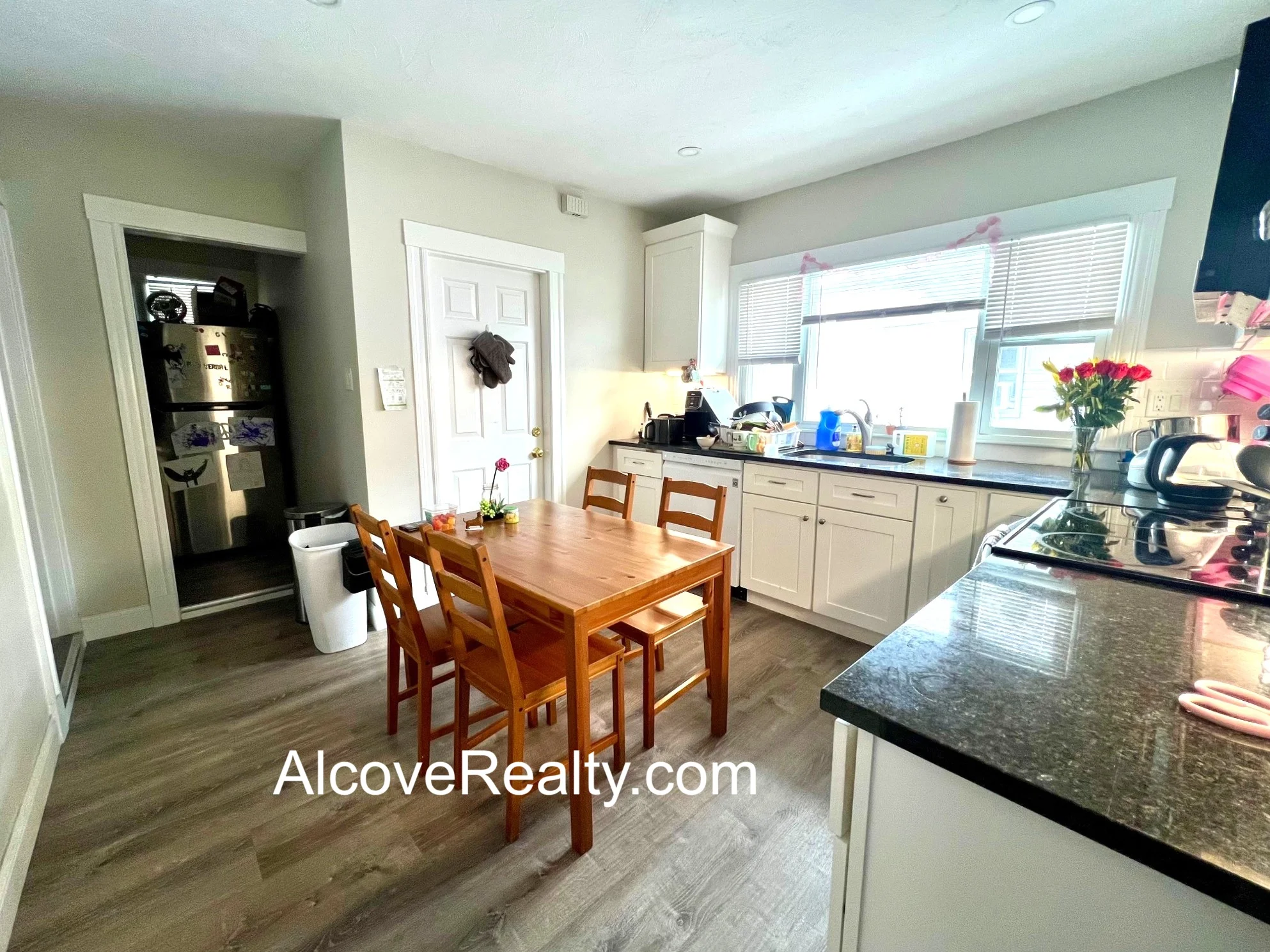 3 bed, 1 bath apartment for rent at 89 Windsor Rd Unit 2, South Medford — photo 3 of 15