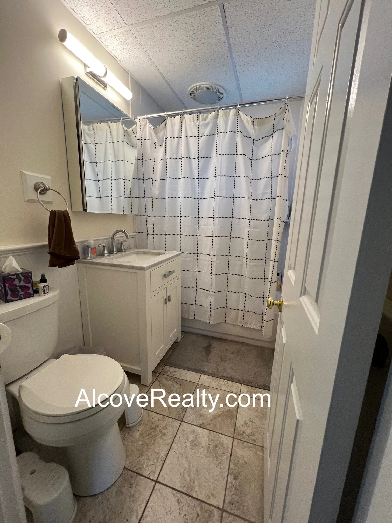 3 bed, 1 bath apartment for rent at 89 Windsor Rd Unit 2, South Medford — photo 14 of 15
