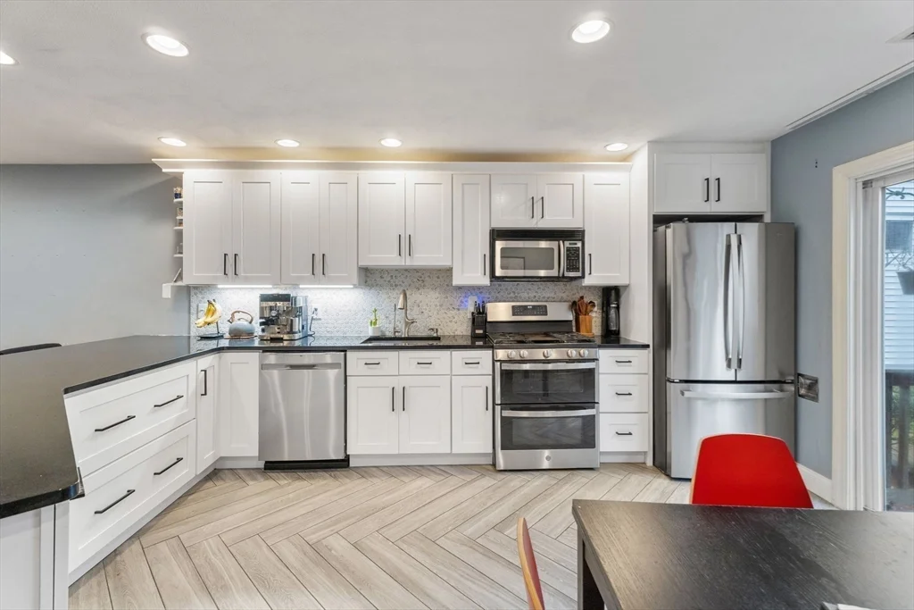 3 bed, 1 bath apartment for rent at 890 Winthrop Ave Unit 2, Beachmont — photo 10 of 38