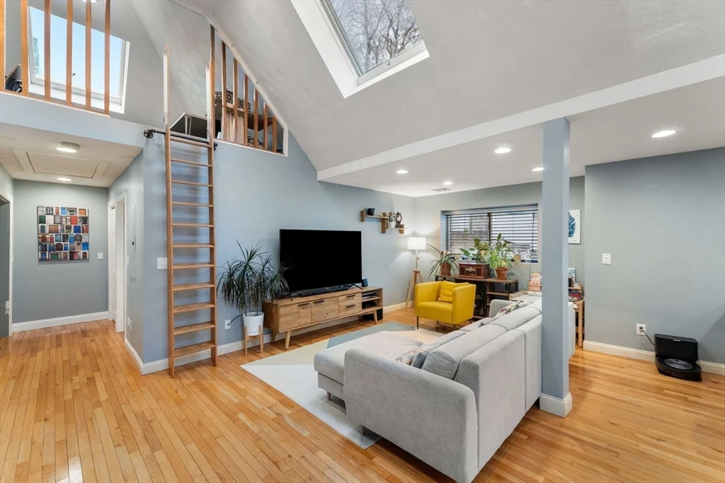 3 bed, 1 bath apartment for rent at 890 Winthrop Ave Unit 2, Beachmont — photo 6 of 38