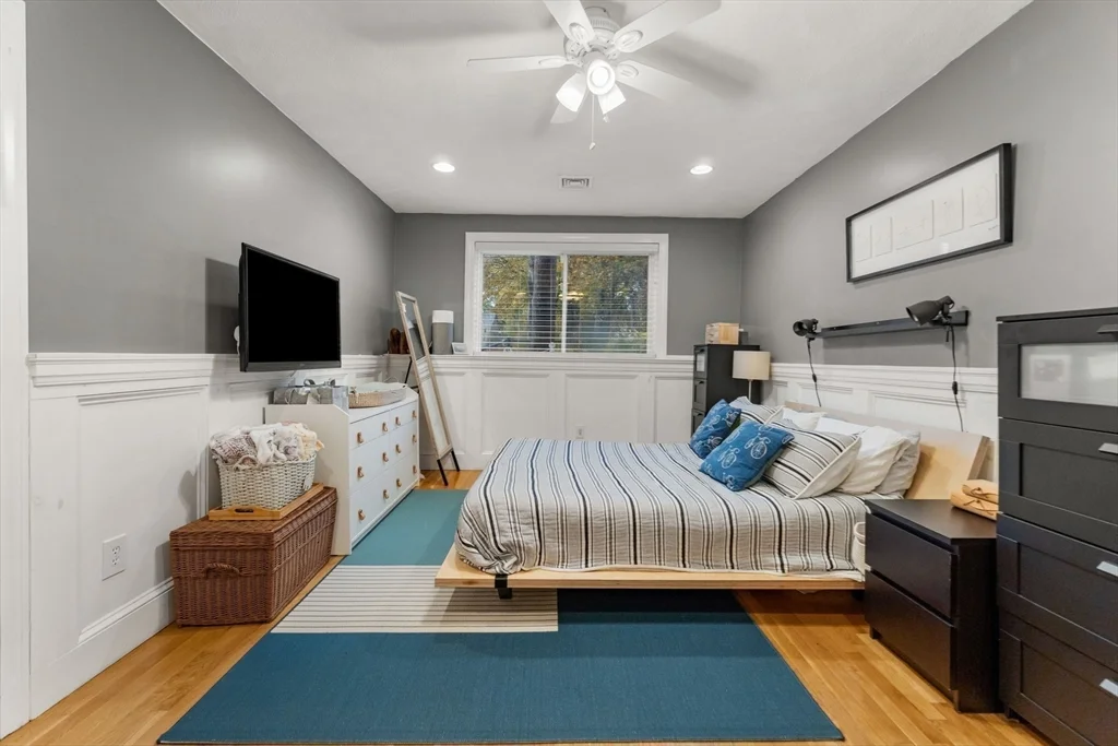 3 bed, 1 bath apartment for rent at 890 Winthrop Ave Unit 2, Beachmont — photo 16 of 38