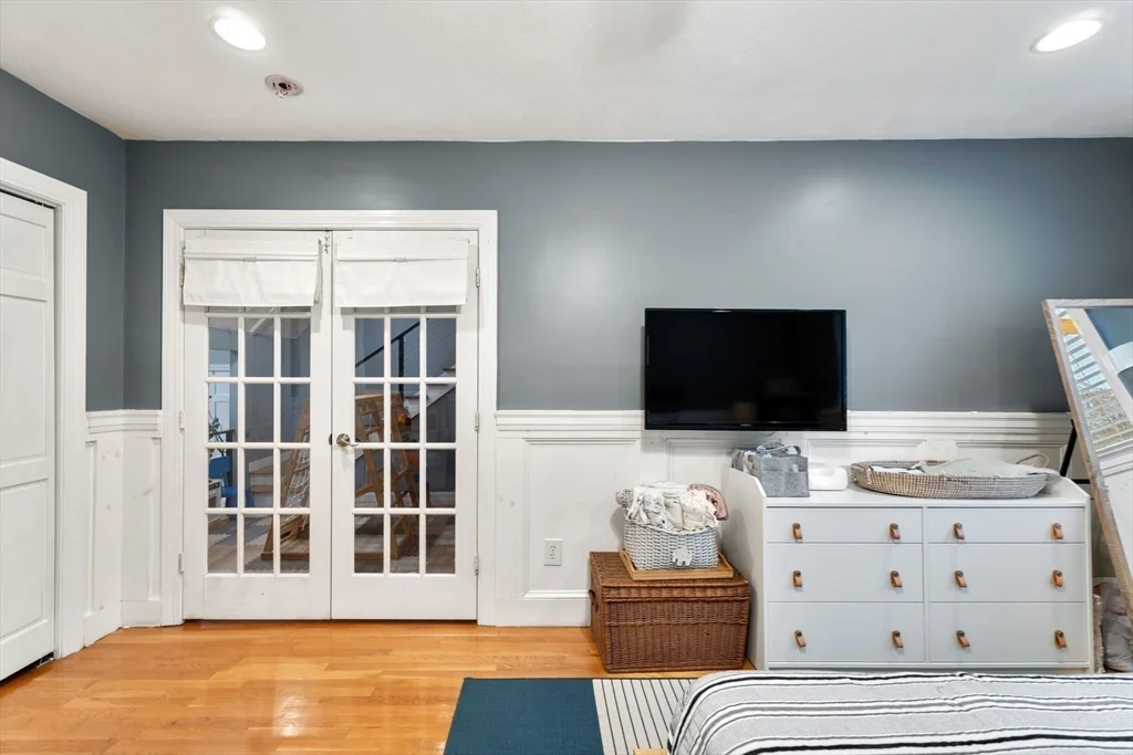 3 bed, 1 bath apartment for rent at 890 Winthrop Ave Unit 2, Beachmont — photo 18 of 38