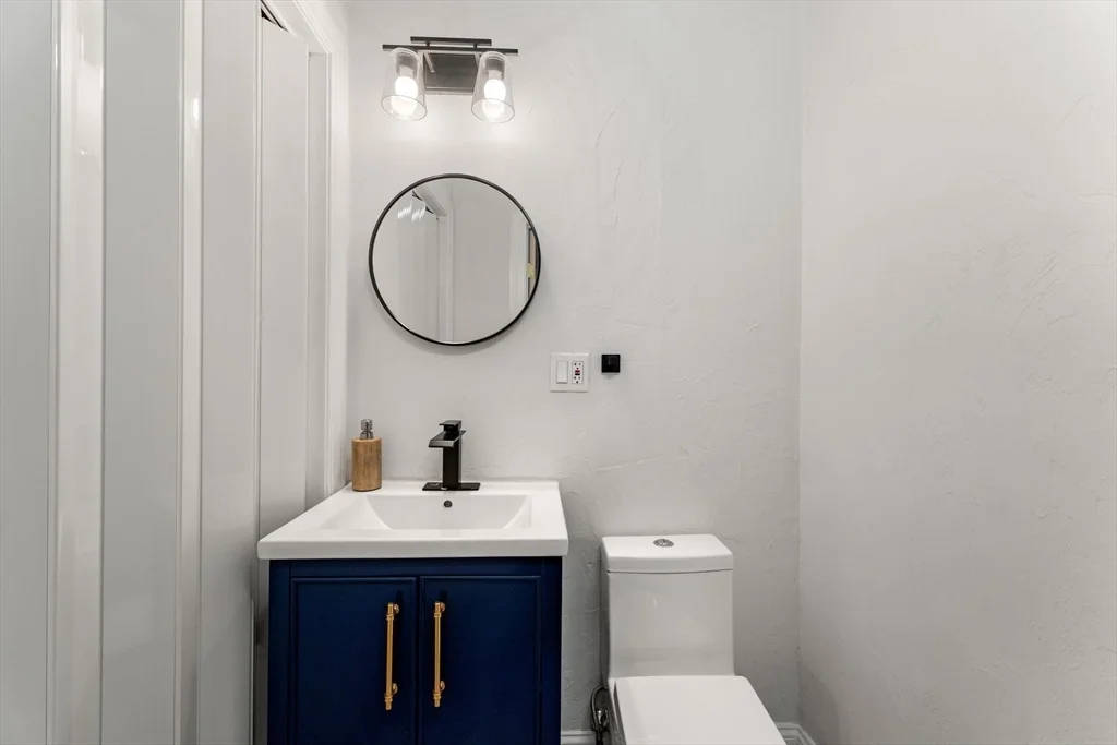 3 bed, 1 bath apartment for rent at 890 Winthrop Ave Unit 2, Beachmont — photo 13 of 38