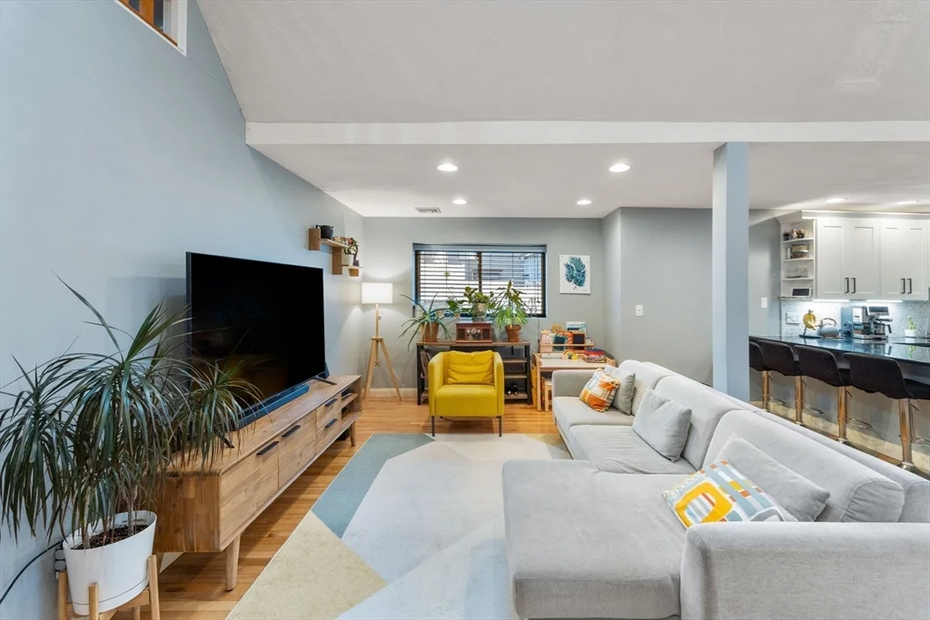 3 bed, 1 bath apartment for rent at 890 Winthrop Ave Unit 2, Beachmont — photo 3 of 38