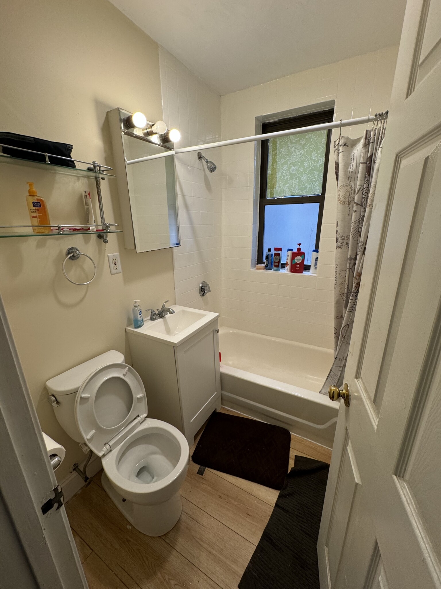 2 bed, 1 bath apartment for rent at 891 Huntington Ave Unit 1, Mission Hill — photo 3 of 9