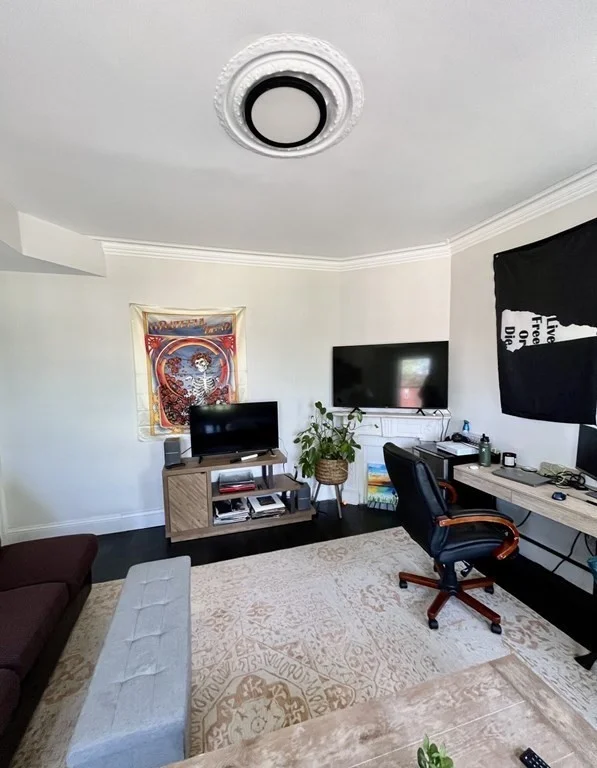 4 bed, 1 bath apartment for rent at 893 E Broadway Unit 2, South Boston — photo 8 of 19