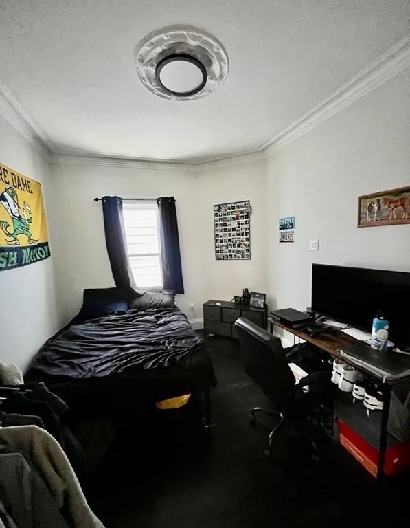 4 bed, 1 bath apartment for rent at 893 E Broadway Unit R, South Boston — photo 8 of 16