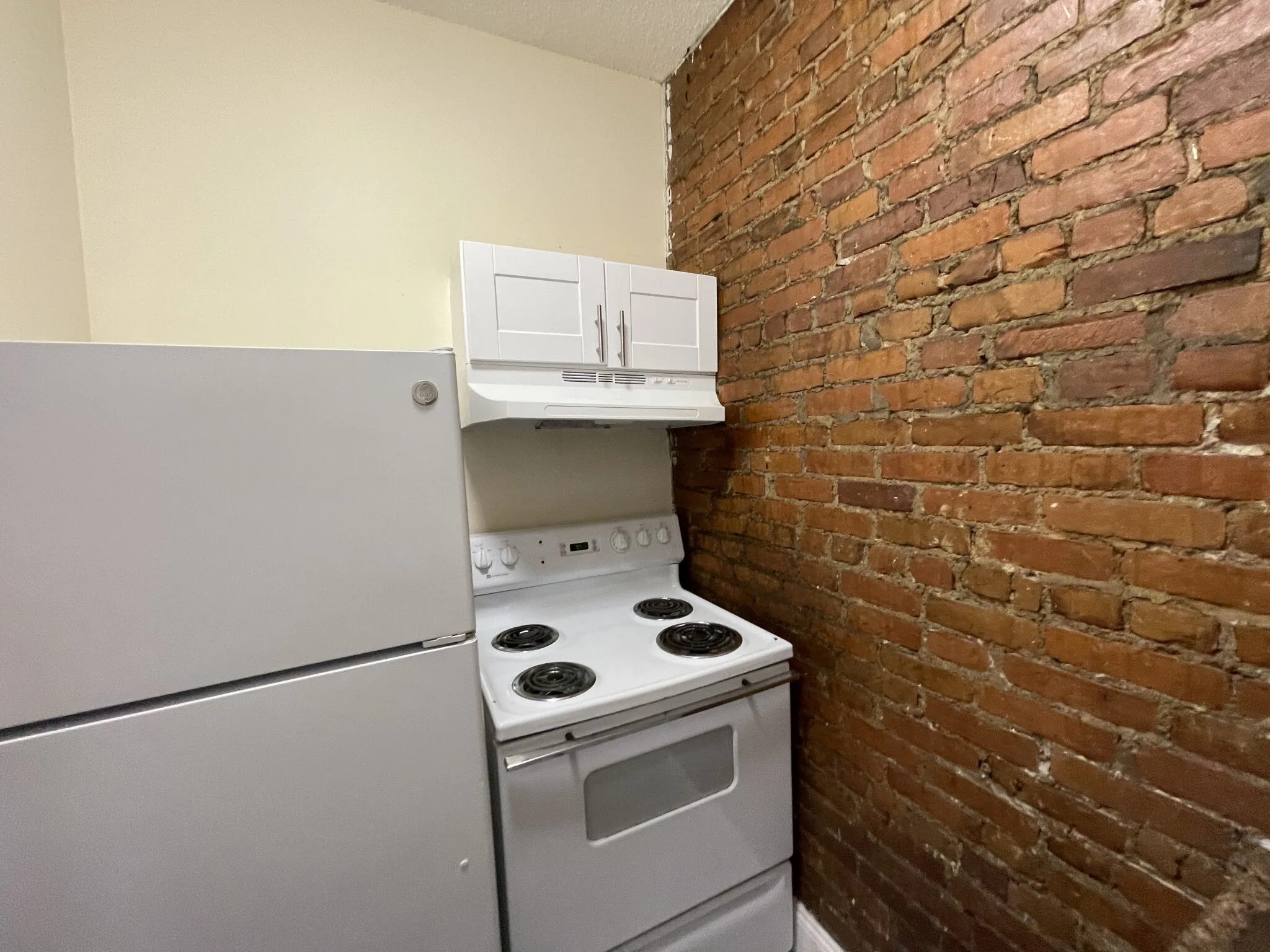 2 bed, 1 bath apartment for rent at 894 Huntington Ave Unit 4, Mission Hill — photo 4 of 6