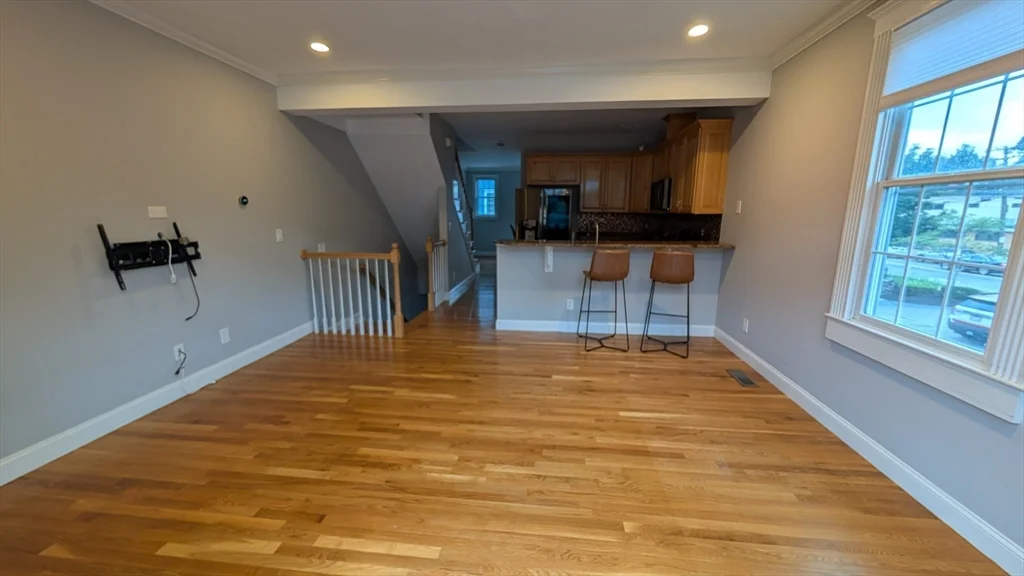 3 bed, 2 bath apartment for rent at 894 Main St Unit 1, Wakefield — photo 3 of 17
