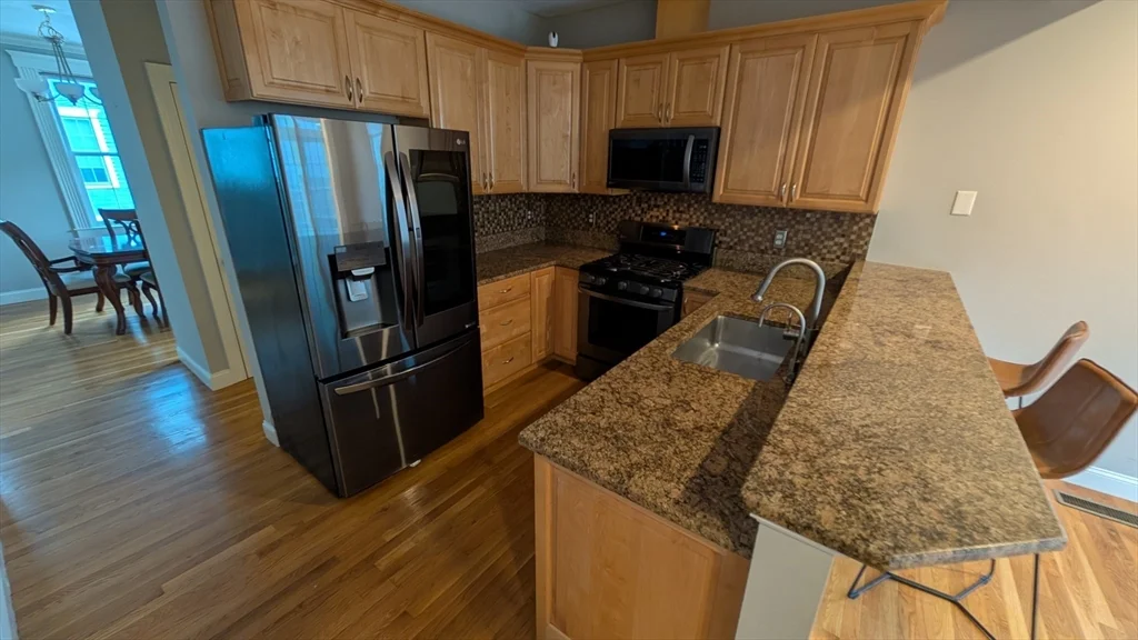 3 bed, 2 bath apartment for rent at 894 Main St Unit 1, Wakefield — photo 2 of 17
