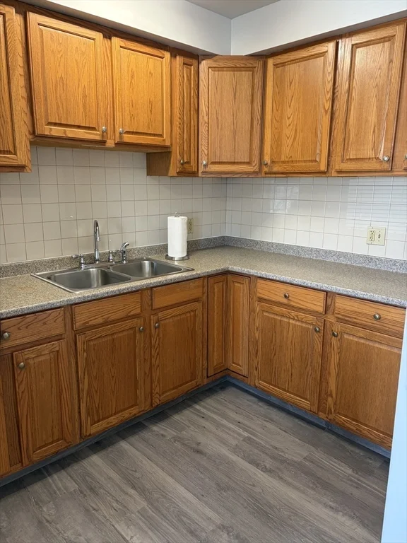 2 bed, 1 bath apartment for rent at 895 Bedford Unit 2 East, Fall River — photo 2 of 9
