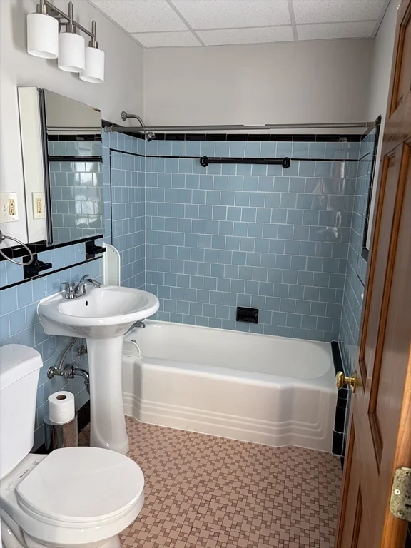 2 bed, 1 bath apartment for rent at 895 Bedford Unit 2 East, Fall River — photo 8 of 9