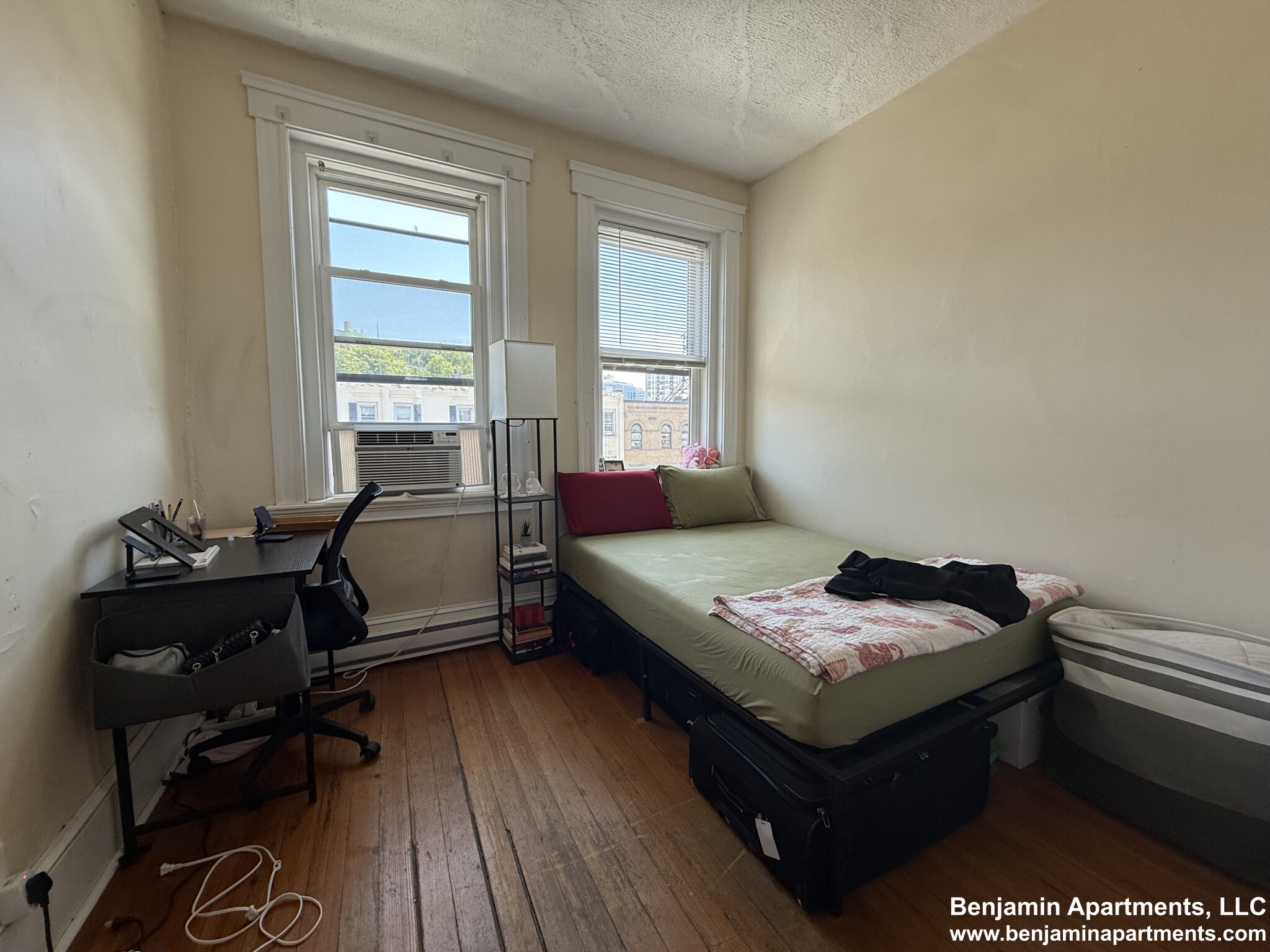 2 bed, 1 bath apartment for rent at 895 Huntington Ave Unit 6F, Mission Hill — photo 2 of 8