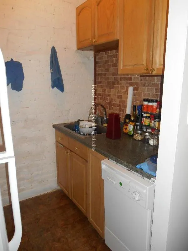 2 bed, 1 bath apartment for rent at 896 Huntington Ave Unit 4, Mission Hill — photo 3 of 18