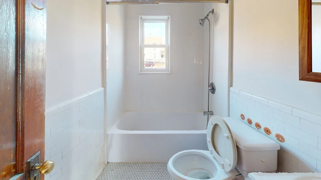 2 bed, 1 bath apartment for rent at 897 Canterbury St Unit 0, Roslindale — photo 10 of 11
