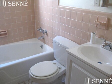 Studio bed, 1 bath apartment for rent at 898 Massachusetts Ave Unit 4, Riverside — photo 3 of 6