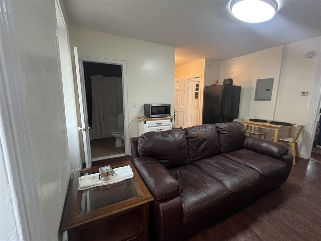 1 bed, 1 bath apartment for rent at 89A 2nd St Unit 1, East Cambridge — photo 4 of 15