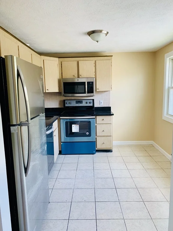 2 bed, 1 bath apartment for rent at 8B Mayberry Dr Unit 5, Westborough — photo 1 of 8