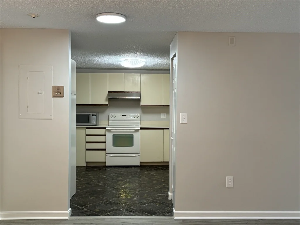 2 bed, 2 bath apartment for rent at 8th 9th St Unit 511, Medford — photo 17 of 19