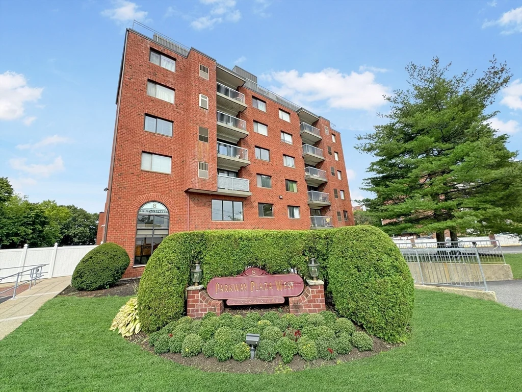 2 bed, 2 bath apartment for rent at 8th 9th St Unit 511, Medford — photo 2 of 19